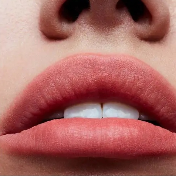 MAC Powder Kiss Lipstick Mull It Over - Picture 13 of 16